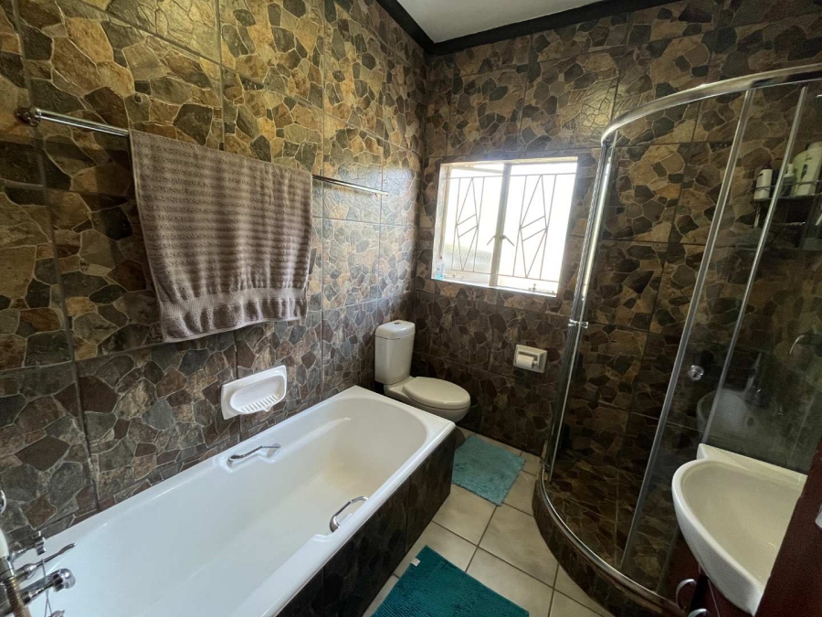 4 Bedroom Property for Sale in Flora Park Northern Cape